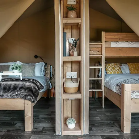 Glamping At Macdonald's Farm *