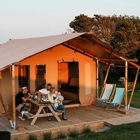 Glamping At Macdonald's Farm Lüks kamp alanı Saint Ervan